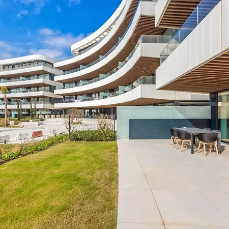 Daire Vivi Homes - Fari Pool, Sauna, Gym & Sea View *