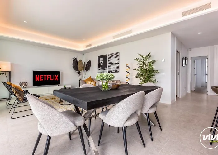 Vivi Homes - Fari Pool, Sauna, Gym & Sea View *