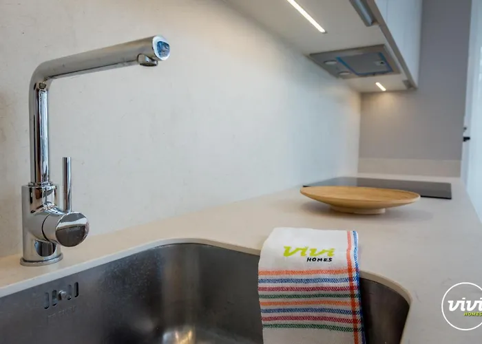 Vivi Homes - Fari Pool, Sauna, Gym & Sea View Torremolinos