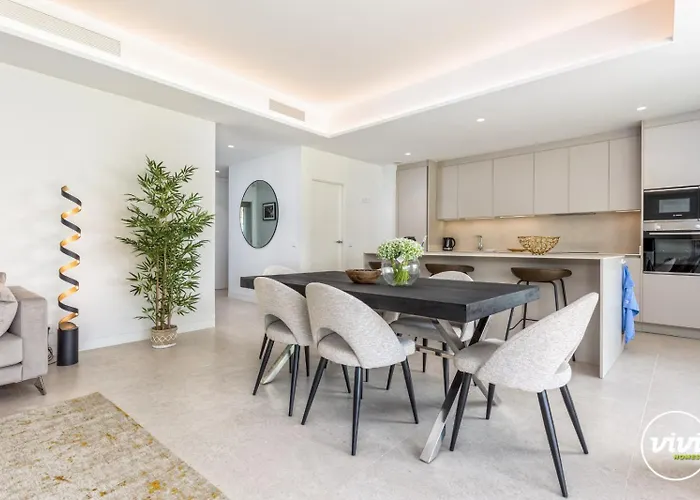 Vivi Homes - Fari Pool, Sauna, Gym & Sea View Torremolinos