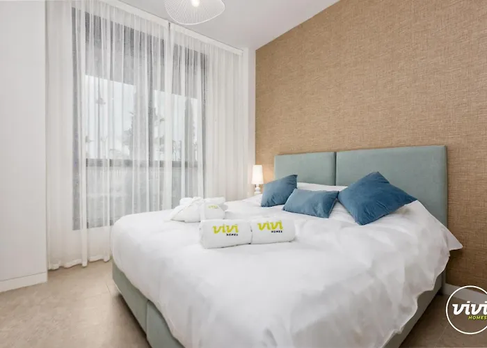 Vivi Homes - Fari Pool, Sauna, Gym & Sea View *