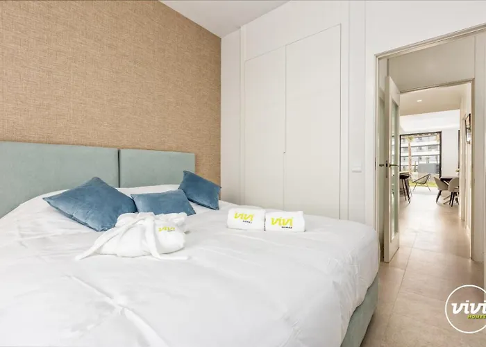 Vivi Homes - Fari Pool, Sauna, Gym & Sea View Lejlighed Torremolinos