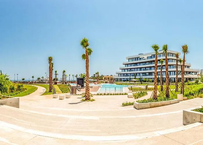 Vivi Homes - Fari Pool, Sauna, Gym & Sea View Lejlighed Torremolinos