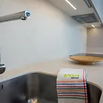 Vivi Homes - Fari Pool, Sauna, Gym & Sea View 토레몰리노스