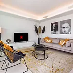 Vivi Homes - Fari Pool, Sauna, Gym & Sea View * 토레몰리노스
