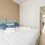 Vivi Homes - Fari Pool, Sauna, Gym & Sea View 아파트 토레몰리노스