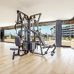 Vivi Homes - Fari Pool, Sauna, Gym & Sea View 아파트 *