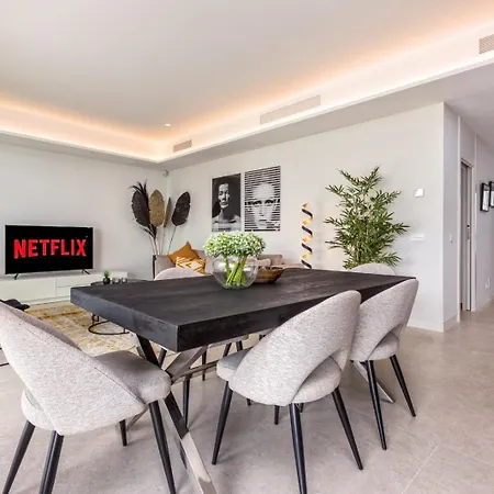 Vivi Homes - Fari Pool, Sauna, Gym & Sea View *