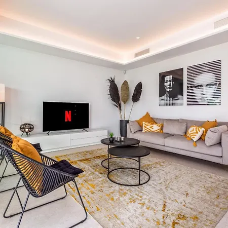 Vivi Homes - Fari Pool, Sauna, Gym & Sea View * Τορρεμολίνος