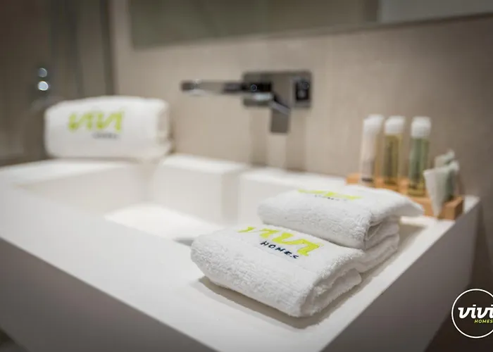 Vivi Homes - Fari Pool, Sauna, Gym & Sea View 아파트 *