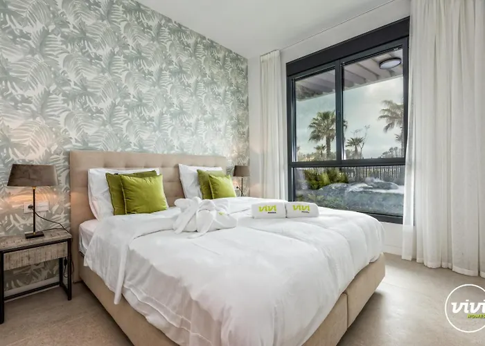 Vivi Homes - Fari Pool, Sauna, Gym & Sea View Apartment Torremolinos